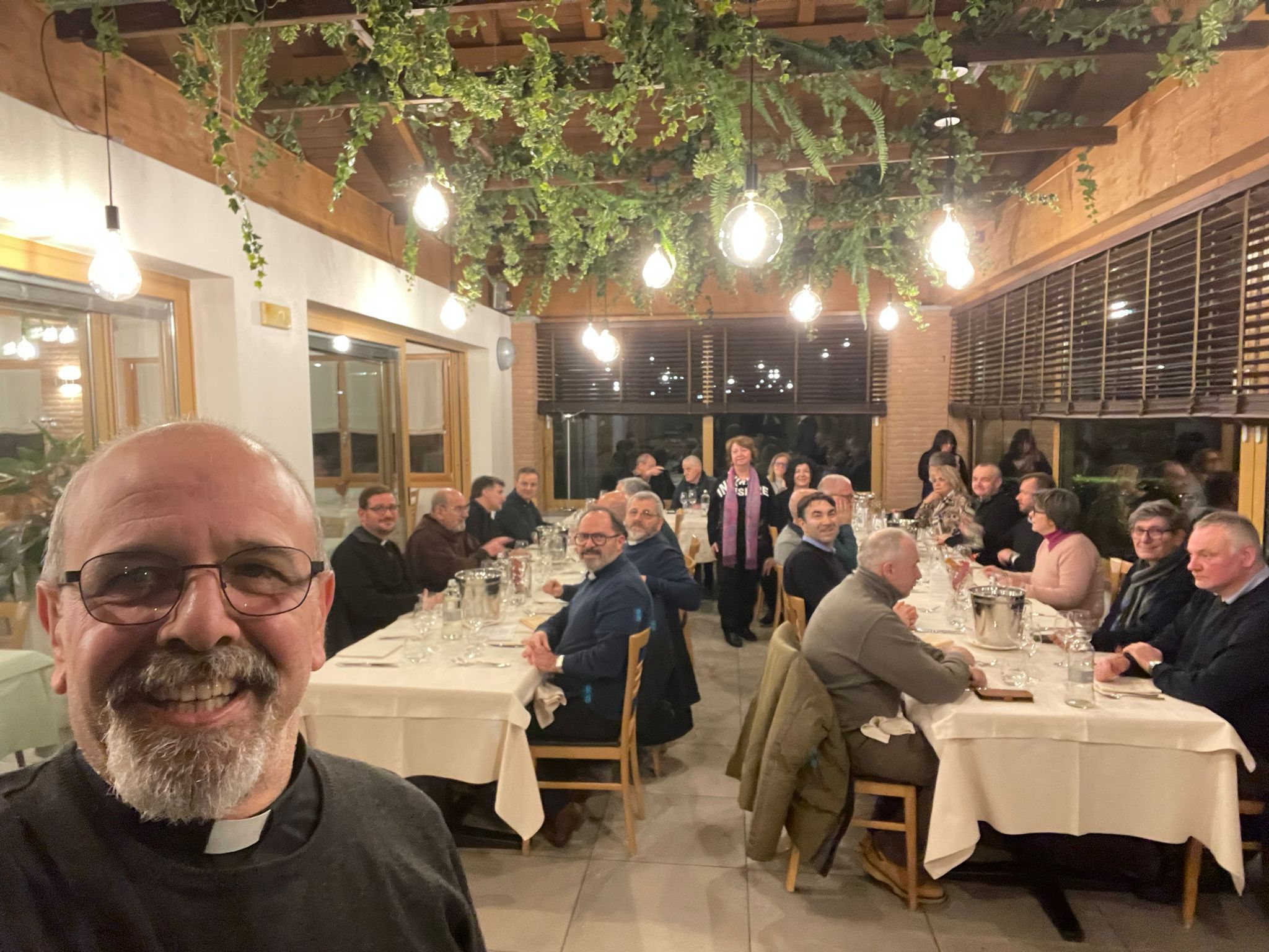 Un momento conviviale dopo la visita guidata alla città e alla cattedrale di Como